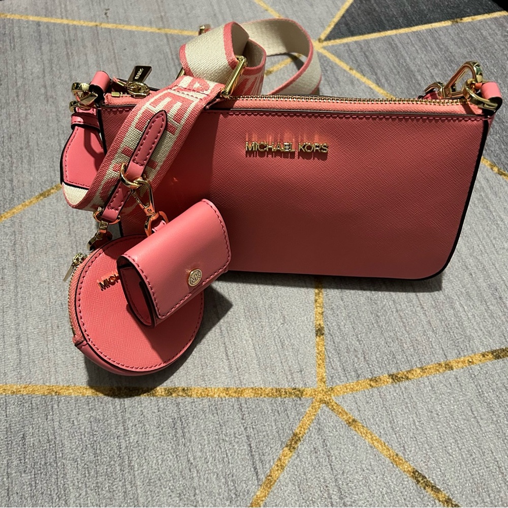 Michael Kors crossbody - Picture 4 of 6